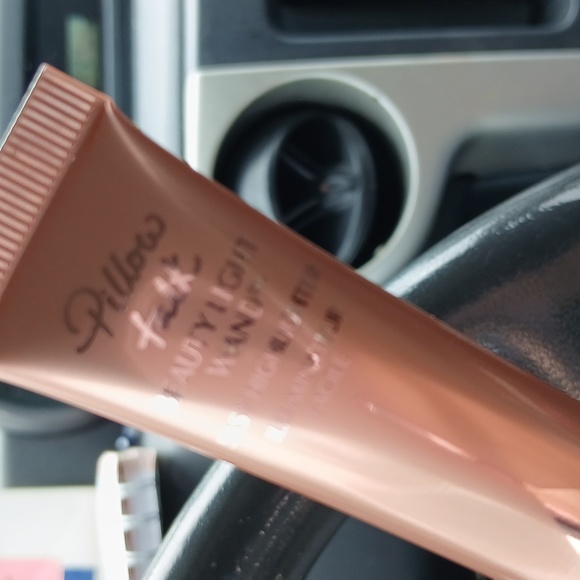 NIB Charlotte Tilbury Pillow Talk Beauty Light Wand - Shade Pillow Talk - Picture 2 of 4